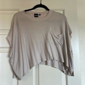 Beige oversized cropped tshirt